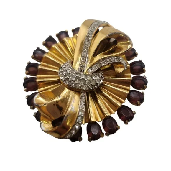 Outstanding 40s Heavy Dimension Bow Over Fluted Circle Brooch (A6788) - Picture 2 of 8